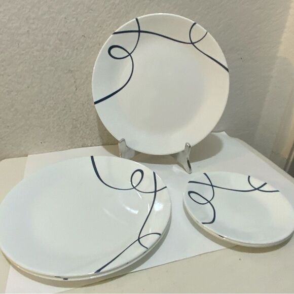 Corelle LIA Blue Swirl Set Of 4 Dinner Plates Vitrelle 10 1/4" & 3 small 7” - Picture 2 of 10